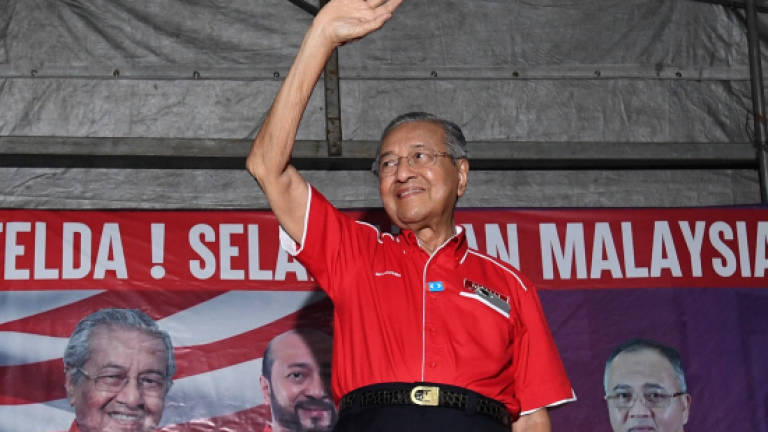 Mahathir distances himself from the 'The Loaf' following closure