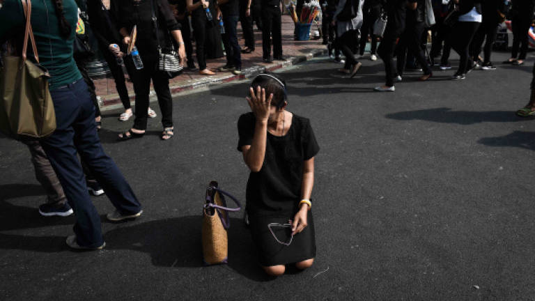 Black is back as Thais mourn revered king