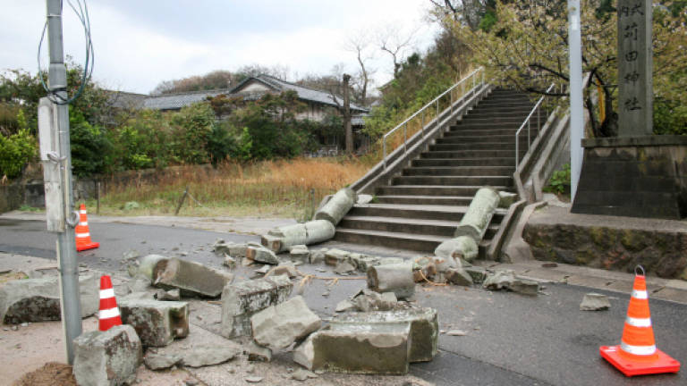 Five injured after quake hits Japan