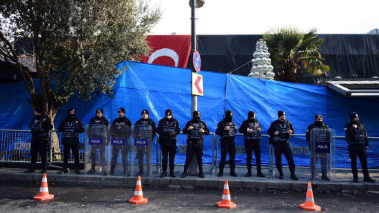Istanbul police detain 8 suspects over nightclub attack