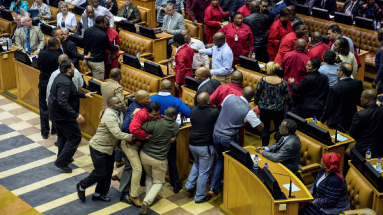 Fights erupt in S. African parliament over Zuma speech