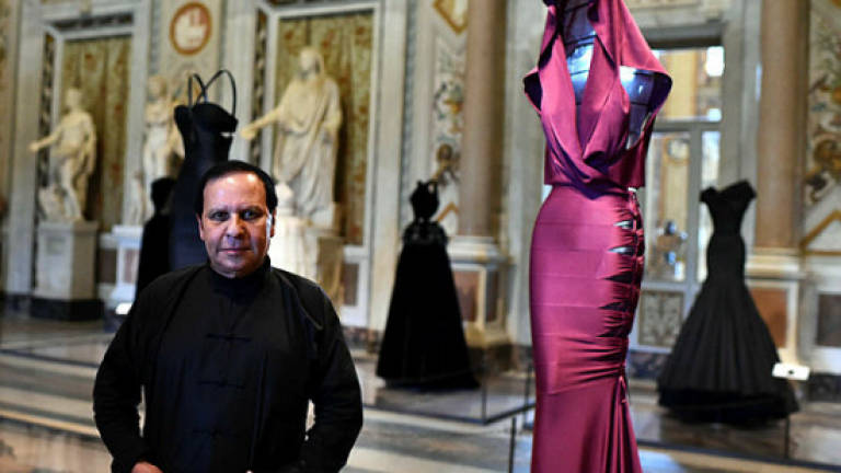 Fashion giant Azzedine Alaia dies at 77