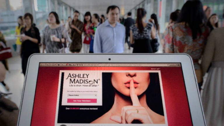 Cheater website Ashley Madison had few women