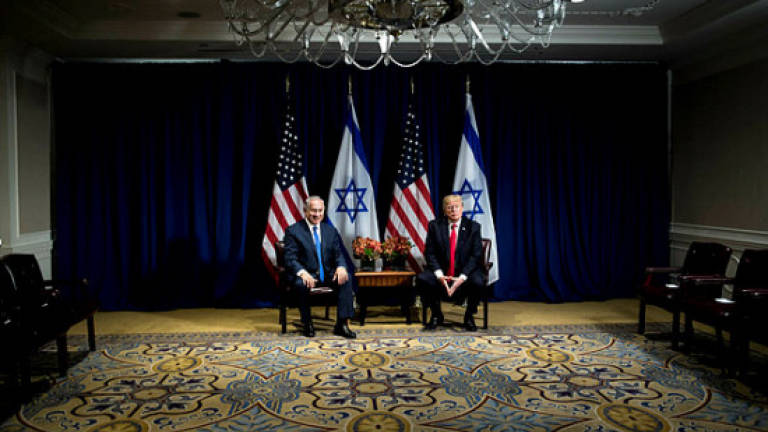 Trump touts peace hopes at Netanyahu meeting