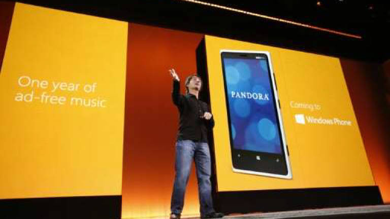 Windows Phone 8 fades out as Microsoft mulls mobile strategy