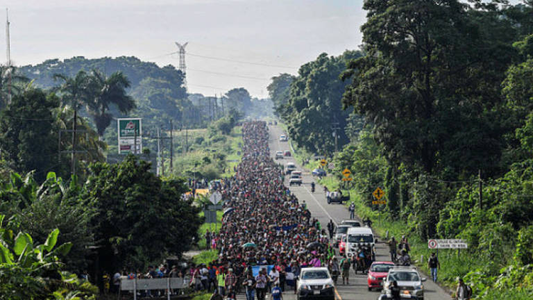 Honduran migrant 'caravan' resumes march from Mexico to US