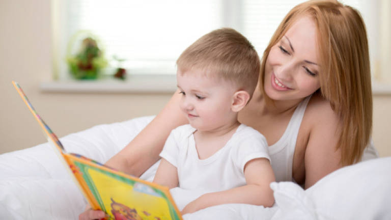 US doctors urge parents to read to babies