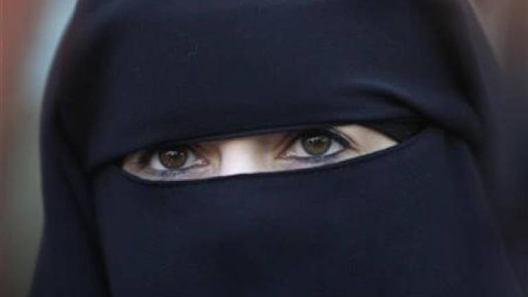 Dutch parliament approves partial burqa ban
