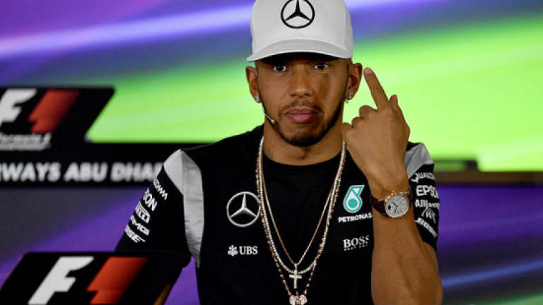 Hamilton rejects idea of backing up Rosberg