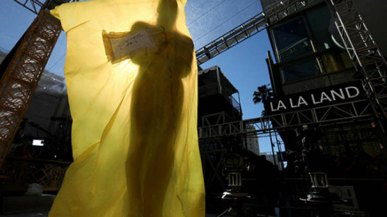 Can 'La La Land' waltz away with all the Oscars glory?