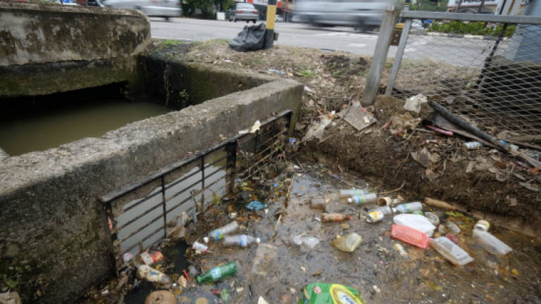 Malacca to monitor garbage clogged-up drainage issue: CM