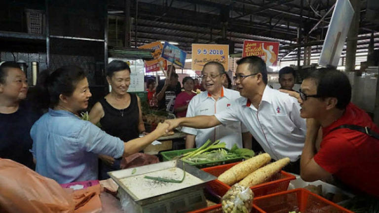 Lim Kit Siang visits his constituency