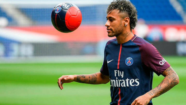 Confusion reigns over Neymar PSG debut