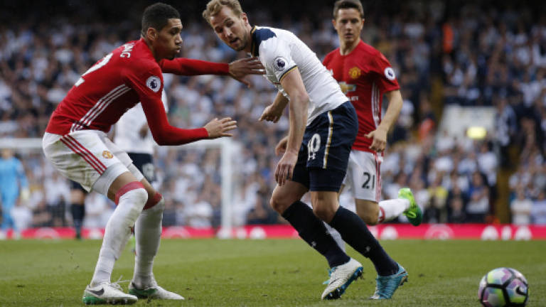I've played through pain for Man Utd - Smalling