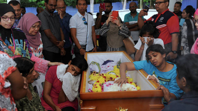 Thousands pay last respects to Nhaveen