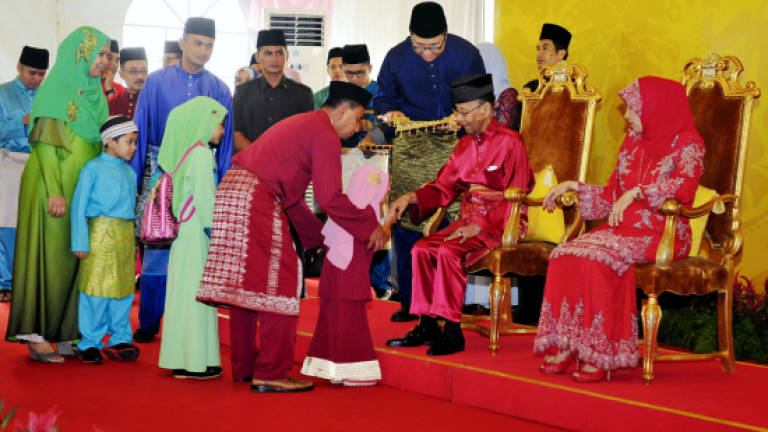 People of diverse races join Yang di-Pertuan Agong, Raja Permaisuri Agong for Aidilfitri