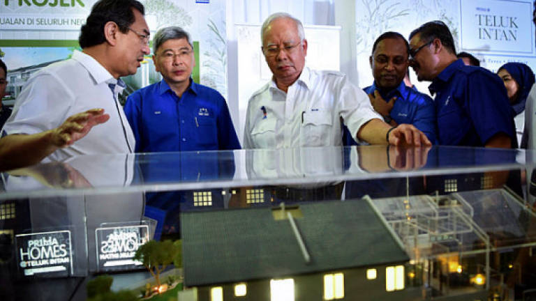 Najib brings good news to Teluk Intan