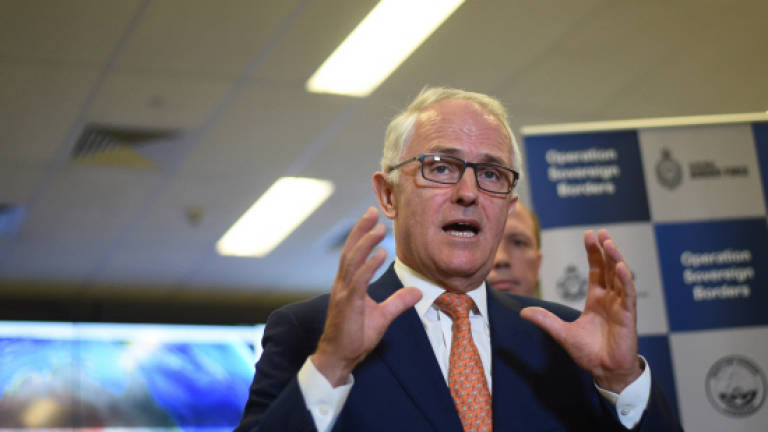 Australia seeks to allay fears Trump could nix refugee deal
