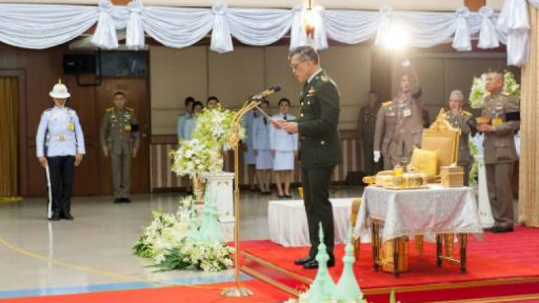 Thai parliament meeting stirs succession date rumours
