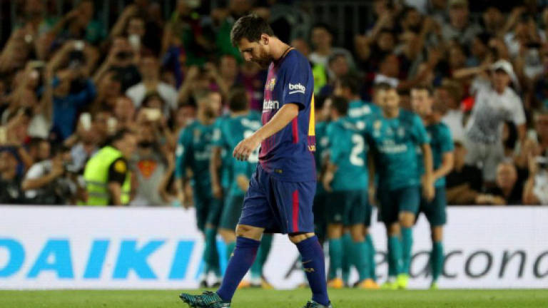 Barca left floundering as gap to Madrid grows