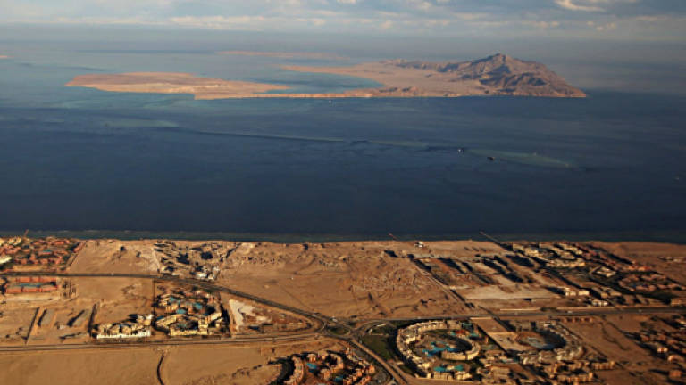 Egypt parliament agrees island transfer to Saudi Arabia