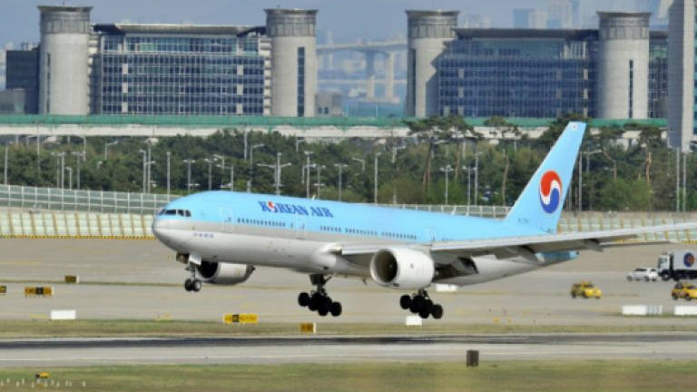 Smoke detected in cockpit of Korean Air jet as it approached Japan; no fire or injuries reported