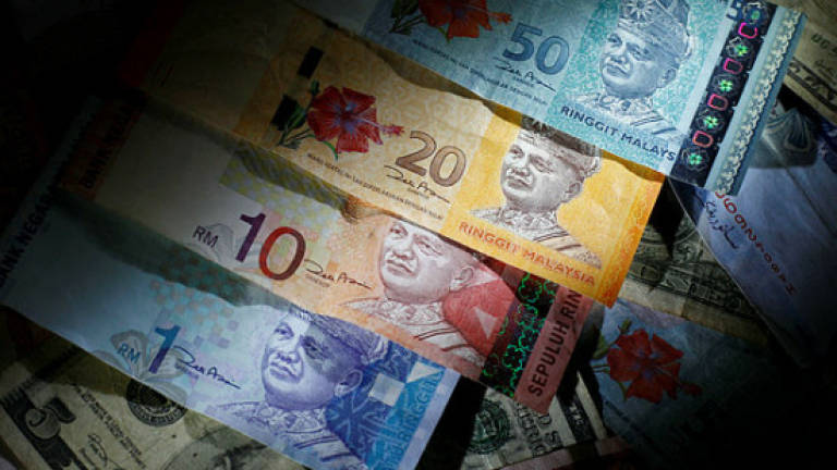 Ringgit continues to slide, reaches 11-month low