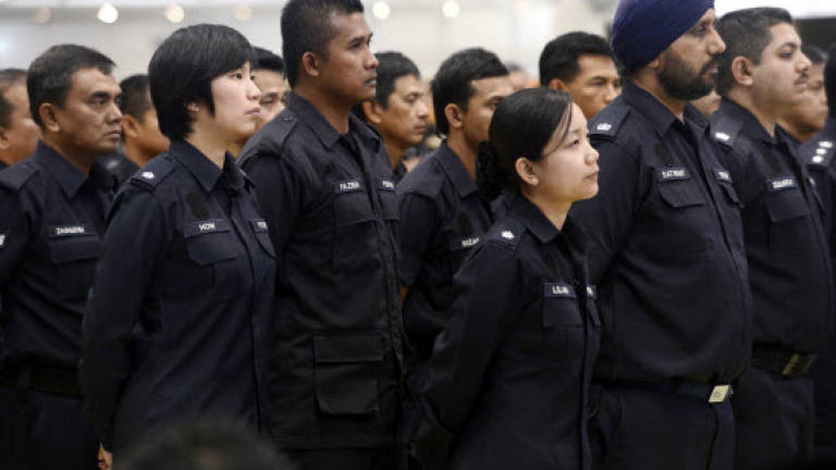 MH17: No gender discrimination at crash site