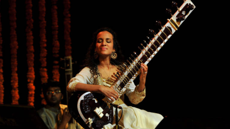 Anoushka Shankar hears Europe's refugees with sitar