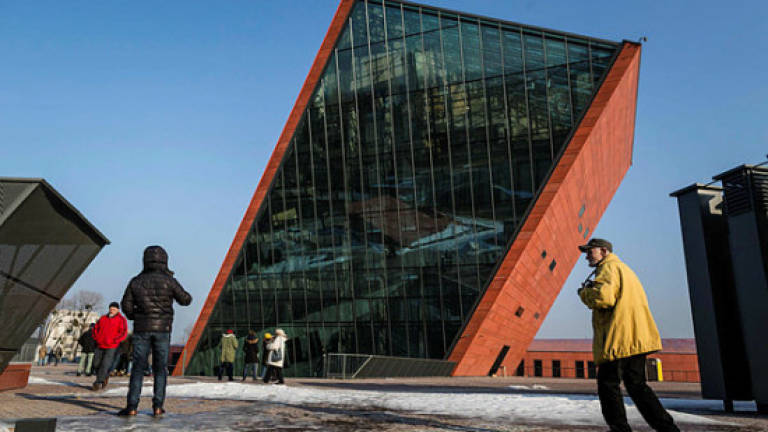 Poland's WWII museum caught in political crosshairs