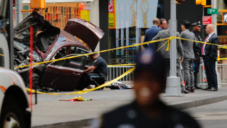 US veteran kills one in Times Square car crash, 22 hurt
