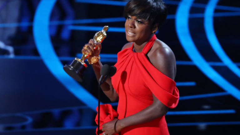 Viola Davis wins best supporting actress Oscar for 'Fences'