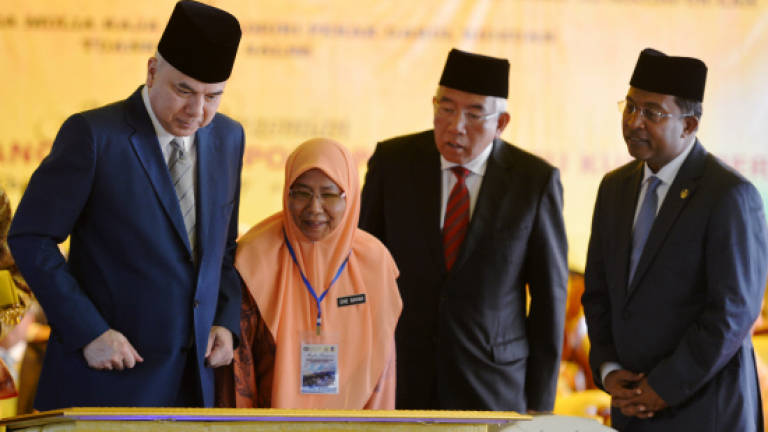 Sultan Nazrin Shah officiates SMK Kampong Perak, Batu Kurau