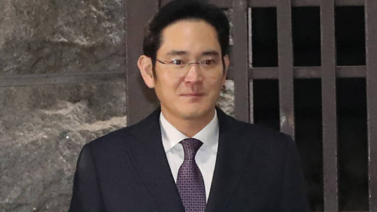 S. Korea court rejects arrest warrant for Samsung heir