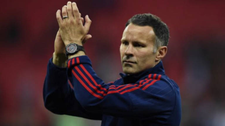 Giggs rules himself out of running for Swansea job