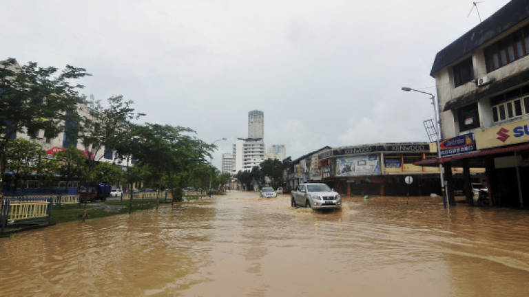 Number of flood victims in Penang rises to 7,294 at noon