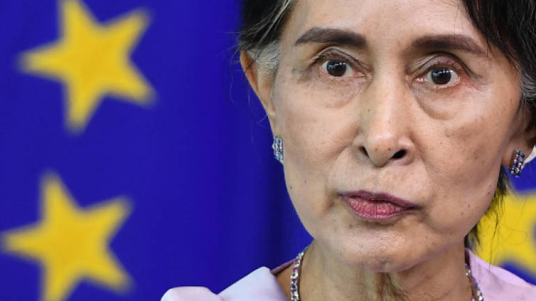 Western powers warn Suu Kyi on Rohingya before speech