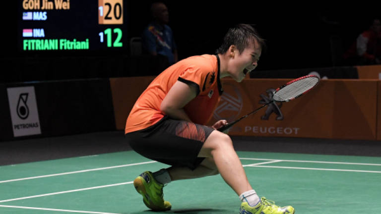 Jin Wei beats Soniia in straight sets in women's singles final