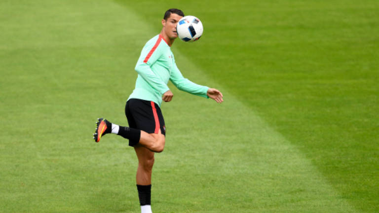 Ronaldo's Portugal, Belgium looking for spark