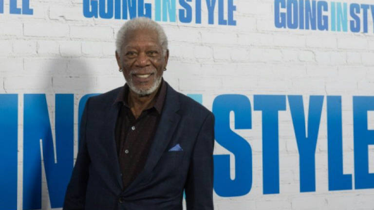 Morgan Freeman apologizes after sexual harassment claims