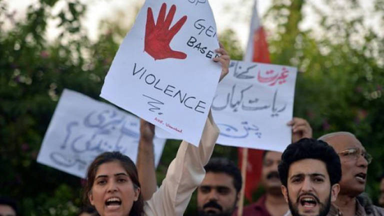 Men still killing women for 'honour' in Pakistan, despite new law
