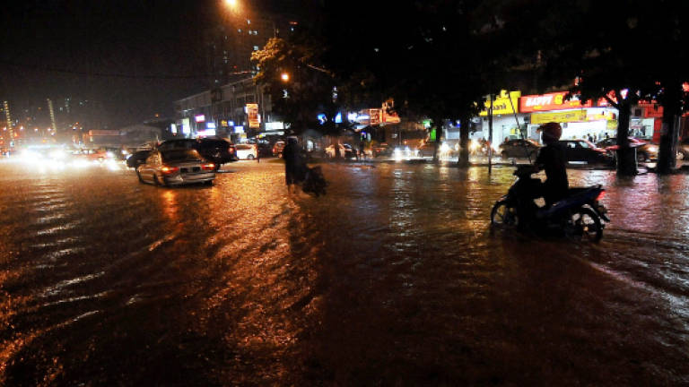 37 people in Kampung Sungai Tepus evacuated due to flash floods
