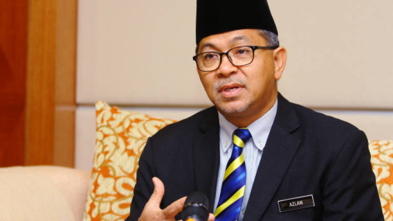 Millennial generation should unite to maintain country's independence: Azlan