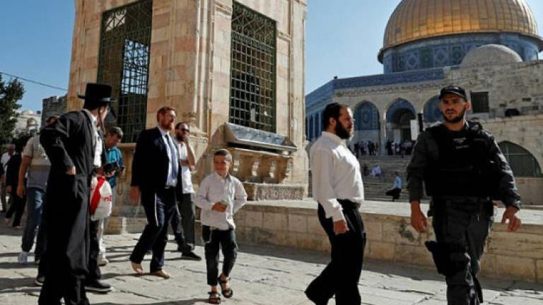 Israeli MP prays at flashpoint Jerusalem holy site