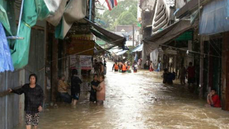 Floods sever overland routes to Thailand's south