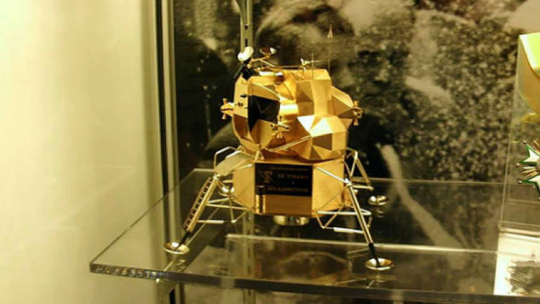 Gold replica of US space module pinched from Ohio museum