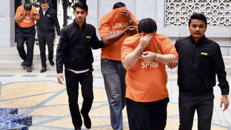MACC extends remand of trio over certificates offence