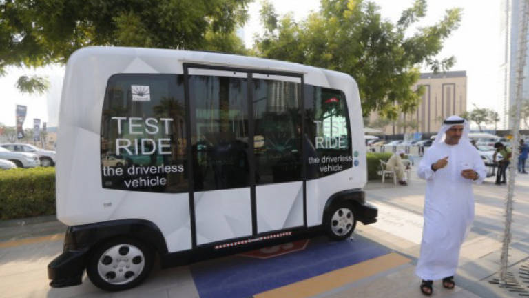 Dubai debuts driverless minibus