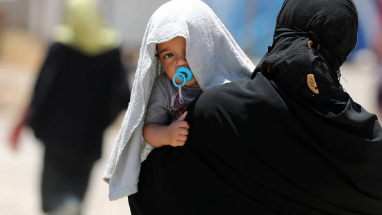 Tired, traumatised Mosul mothers unable to breastfeed