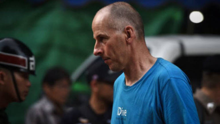 Diver describes 'massive relief' finding trapped Thai boys in cave